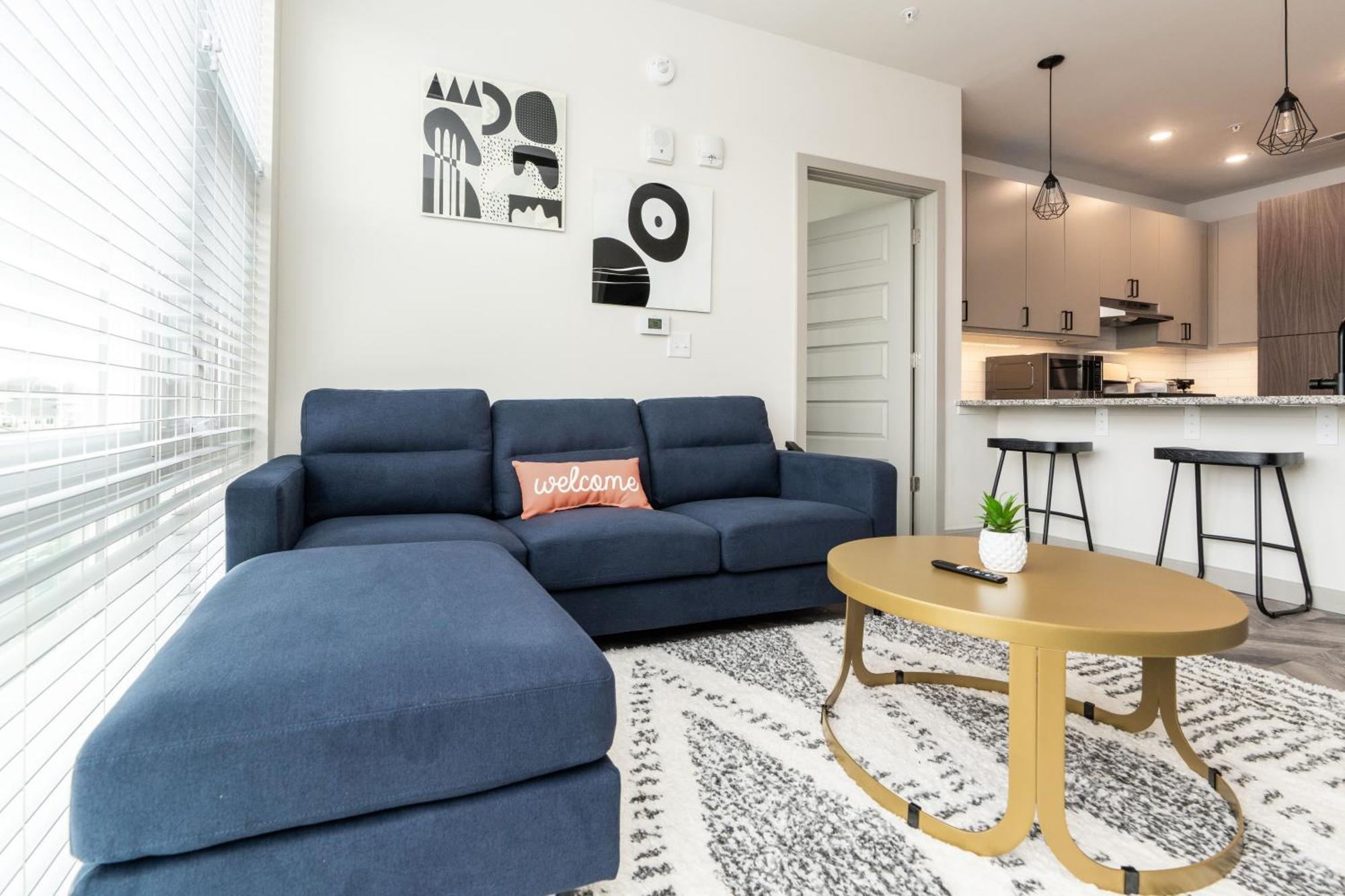 Yugo Guest Suites Urbana Kültér fotó